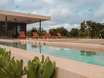 Casa en Venta en privada Plenum en Cholul en Mérida Yucatán.