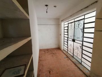 CASA EN VENTA MÉRIDA,PARA REMODELAR,A UNA CUADRA DE LA PLANCHA