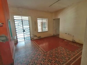 CASA EN VENTA MÉRIDA,PARA REMODELAR,A UNA CUADRA DE LA PLANCHA