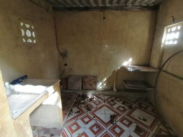 CASA EN VENTA MÉRIDA,PARA REMODELAR,A UNA CUADRA DE LA PLANCHA