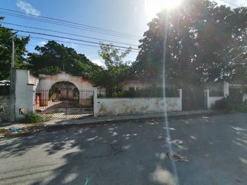 CASA EN VENTA MÉRIDA,PARA REMODELAR,A UNA CUADRA DE LA PLANCHA