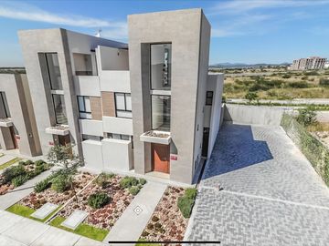 Casa en venta en Altos Juriquilla Qro. GPS
