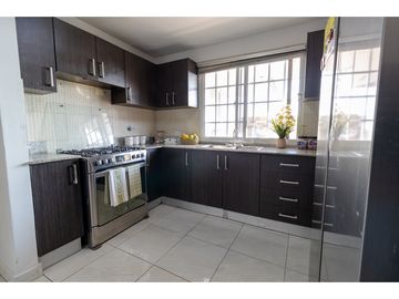 SE REMATA LINDA Y AMPLIA CASA CON PATIO EN LIMAJOS TUMBA MUERTO