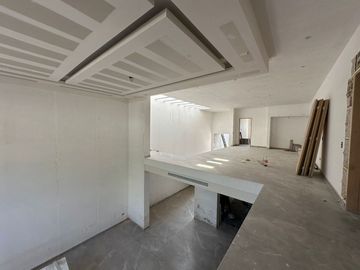 CASA EN PRE VENTA PROYECTO  ZONA URO