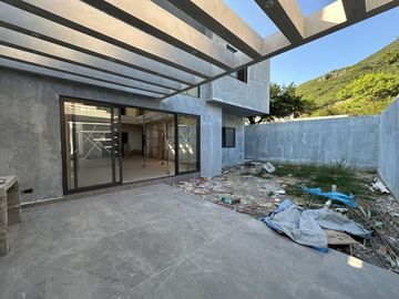 CASA EN PRE VENTA PROYECTO  ZONA URO