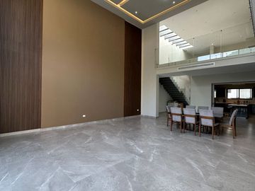 CASA EN VENTA EN LADERAS CARANDAY CARRETERA NACIONAL ZONA URO