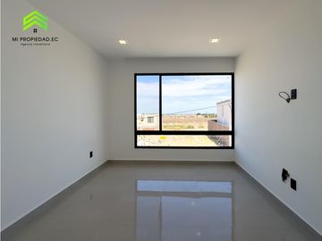 EN VENTA CASA AMPLIA Y MODERNA ATRS DE LA CLNICA SAN GREGORIO-MANTA
