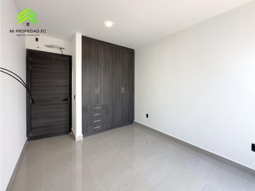 EN VENTA CASA AMPLIA Y MODERNA ATRS DE LA CLNICA SAN GREGORIO-MANTA