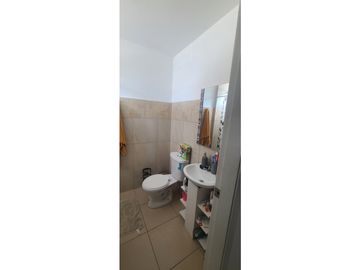 En venta casa 2 pisos y 4 habitaciones sector Manta azul