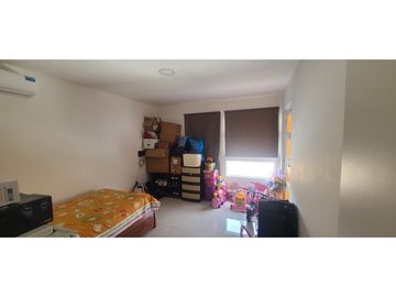 En venta casa 2 pisos y 4 habitaciones sector Manta azul
