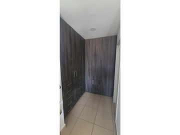 En venta casa 2 pisos y 4 habitaciones sector Manta azul