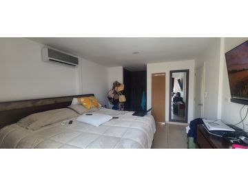 En venta casa 2 pisos y 4 habitaciones sector Manta azul