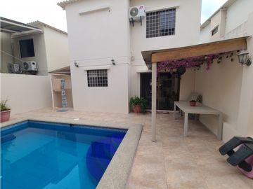 Casa en venta urbanización Ciudad del Sol, Manta.