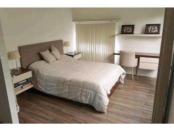 VENTA DE EXCLUSIVA CASA EN PRESTIGIOSO Bº PRIVADO, SAN MARTIN- MZA.