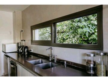 VENTA DE EXCLUSIVA CASA EN PRESTIGIOSO Bº PRIVADO, SAN MARTIN- MZA.