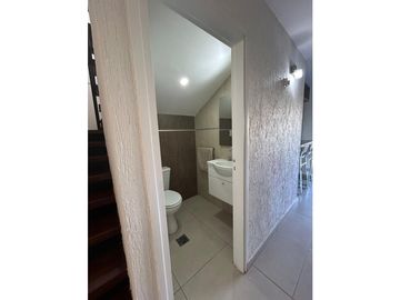 VENTA DE EXCLUSIVA CASA EN PRESTIGIOSO Bº PRIVADO, SAN MARTIN- MZA.
