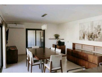 VENTA DE EXCLUSIVA CASA EN PRESTIGIOSO Bº PRIVADO, SAN MARTIN- MZA.