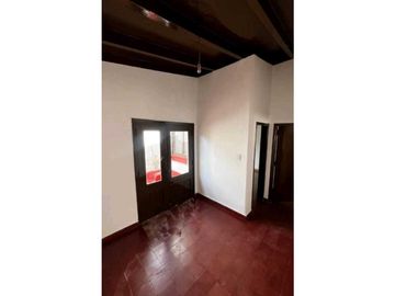 OPORTUNIDAD! DPTOS REMODELADOS, A 2 CUADRAS DEL CENTRO - 1 Y 2 DORM.