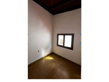 OPORTUNIDAD! DPTOS REMODELADOS, A 2 CUADRAS DEL CENTRO - 1 Y 2 DORM.