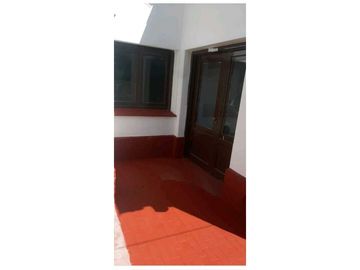 OPORTUNIDAD! DPTOS REMODELADOS, A 2 CUADRAS DEL CENTRO - 1 Y 2 DORM.