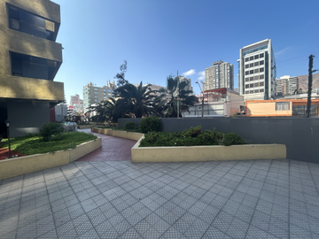 SE VENDE DEPARTAMENTO EN EDIFICIO PUNTA DE DIAMANTE
