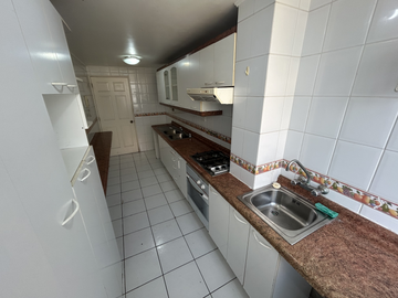 SE VENDE DEPARTAMENTO EN EDIFICIO PUNTA DE DIAMANTE