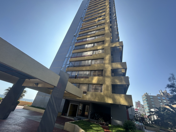 SE VENDE DEPARTAMENTO EN EDIFICIO PUNTA DE DIAMANTE