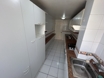 SE VENDE DEPARTAMENTO EN EDIFICIO PUNTA DE DIAMANTE