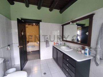 DE VENTA CASA TUMBACO SECTOR EL ARENAL