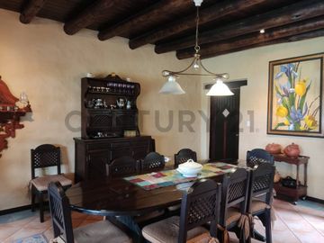 DE VENTA CASA TUMBACO SECTOR EL ARENAL