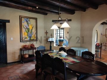 DE VENTA CASA TUMBACO SECTOR EL ARENAL