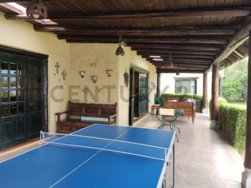 DE VENTA CASA TUMBACO SECTOR EL ARENAL