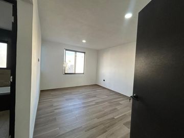 VENTA DE CASA NUEVA EN LA ANTIGUA CEMENTERA TRES RECAMARAS, 4 BAÑOS COMPLETOS