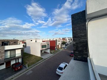 VENTA DE CASA NUEVA EN LA ANTIGUA CEMENTERA TRES RECAMARAS, 4 BAÑOS COMPLETOS