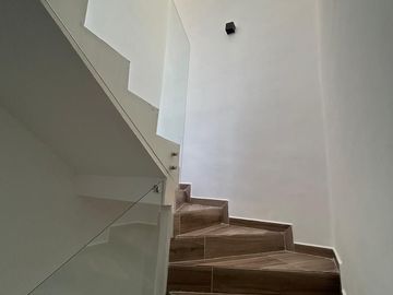 VENTA DE CASA NUEVA EN LA ANTIGUA CEMENTERA TRES RECAMARAS, 4 BAÑOS COMPLETOS