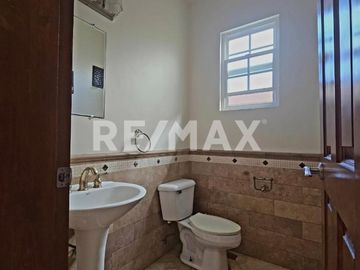 CASA EN VENTA EN PLAYAS DE TIJUANA (COSTA AZUL)