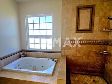 CASA EN VENTA EN PLAYAS DE TIJUANA (COSTA AZUL)