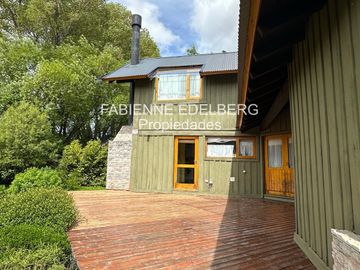 Casa en venta 3 dormitorios calle Miciu - San Martin de los Andes
