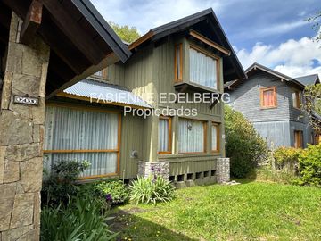 Casa en venta 3 dormitorios calle Miciu - San Martin de los Andes