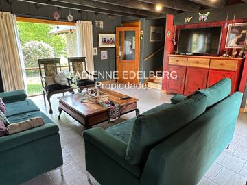 Casa en venta 3 dormitorios calle Miciu - San Martin de los Andes
