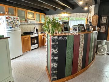 Casa en venta 3 dormitorios calle Miciu - San Martin de los Andes