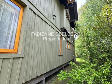 Casa en venta 3 dormitorios calle Miciu - San Martin de los Andes