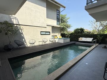 Renovated 3-Bedroom Villa with Stunning Mountain Views – Ful