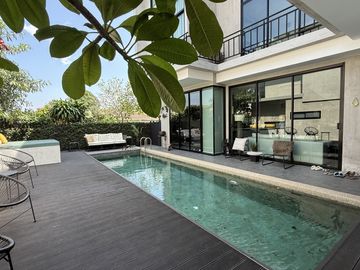 Renovated 3-Bedroom Villa with Stunning Mountain Views – Ful