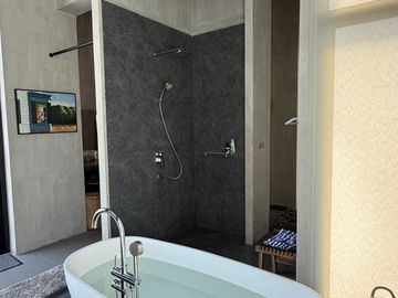 Renovated 3-Bedroom Villa with Stunning Mountain Views – Ful