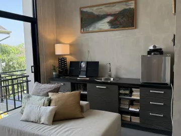 Renovated 3-Bedroom Villa with Stunning Mountain Views – Ful