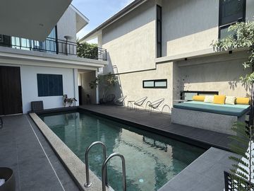 Renovated 3-Bedroom Villa with Stunning Mountain Views – Ful