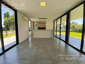 Casa en Fincas de Hudson de 5 dormitorios a estrenar!! Berazategui