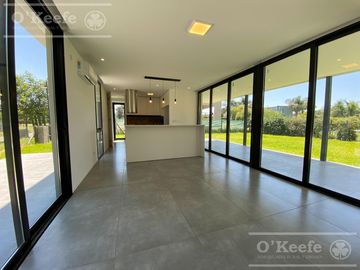 Casa en Fincas de Hudson de 5 dormitorios a estrenar!! Berazategui