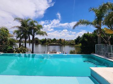 Casa en  Venta al lago en San Isidro Labrador, Tigre